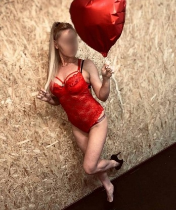 Мои услуги порадуют даже самых изысканных гурманов. 🌹💋
У меня есть чудесные возможности для осуществления ваших тайных фантазий. Разврат, страсть и кокетство - мои козыри, которыми я умело играю, чтобы удовлетворить вас полностью. 💘
Для вашего удобства я прилагаю отзывы, которые подтверждают мою профессиональность и находятся в списке фото в Москве. 😉💕
Встречи со мной проходят в уютной обстановке. Я гарантирую полную конфиденциальность и безопасность наших встреч. 🤫❤️
Мои фото настоящие и без ретуши. Вы будете приятно удивлены моей естественной красотой и шармом. Это то, что вы давно искали! 📸✨
Оставьте все заботы, отдайтесь моим мягким рукам и искусству наслаждения. Ваше удовольствие - моя главная цель. Жду вашего звонка! 📞💖 Дюша